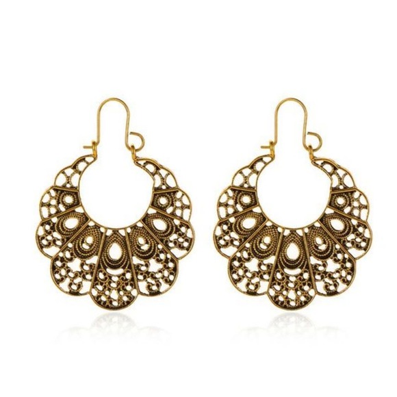 New Boho Gold Tone Carved Lotus Flower Earrings - Picture 1 of 4